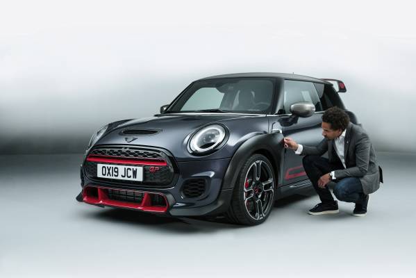 Emotional and highly dynamic: the design of the MINI John Cooper Works GP.
