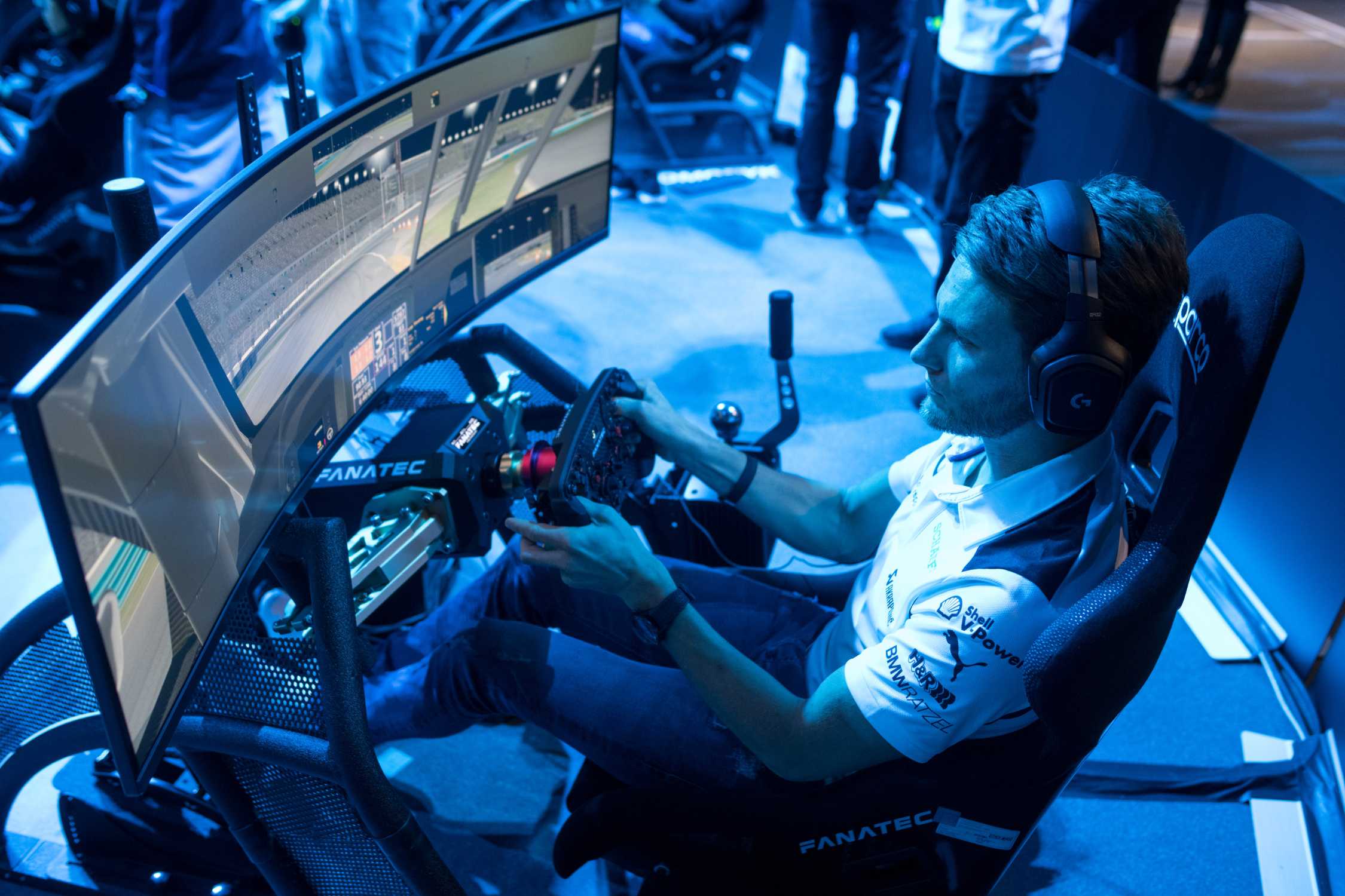 Munich (GER), 5th December 2019. BMW SIM LIVE, Sim-Racing, Simulator ...