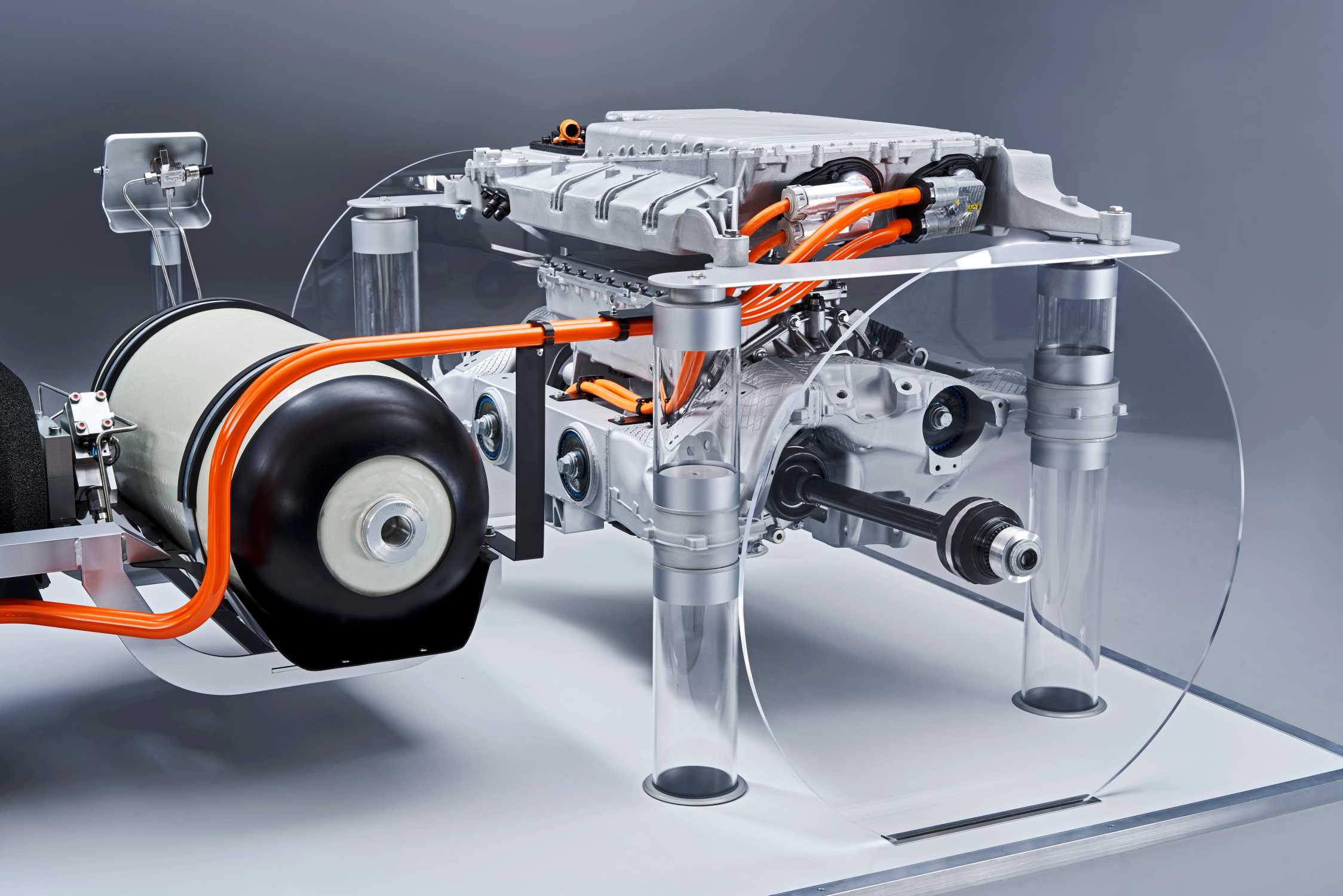Экономический двигатель автомобиля. BMW i3 fuel System. Мотор BMW i3 гибрид. Hydrogen fuel Cell машина. Водородный двигатель БМВ.