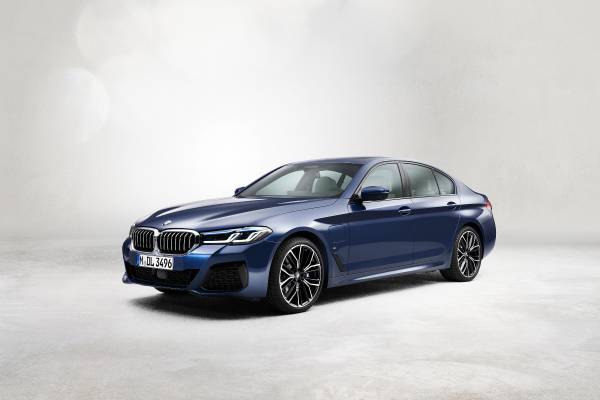 新型BMW 5シリーズ セダンおよびツーリングを発表
