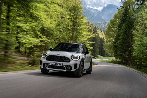 F60 MINI Countryman revealed – larger, with more tech 