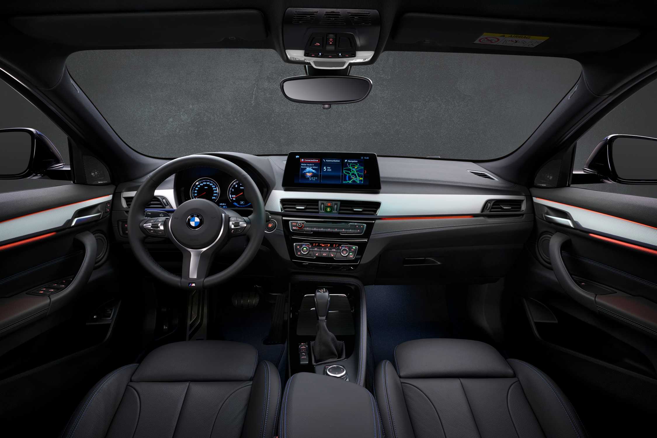 The new BMW X2 xDrive25e, Phytonic Blue Metallic, Rim 19″ Styling 722 M (05/2020).