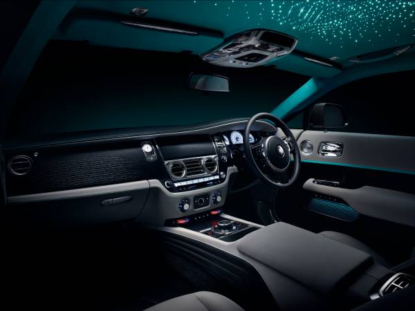 RollsRoyce Wraith Review 2023  Drive Specs  Pricing  carwow