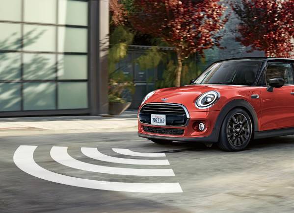 限定車「MINI 5 Door Rosewood Edition」誕生