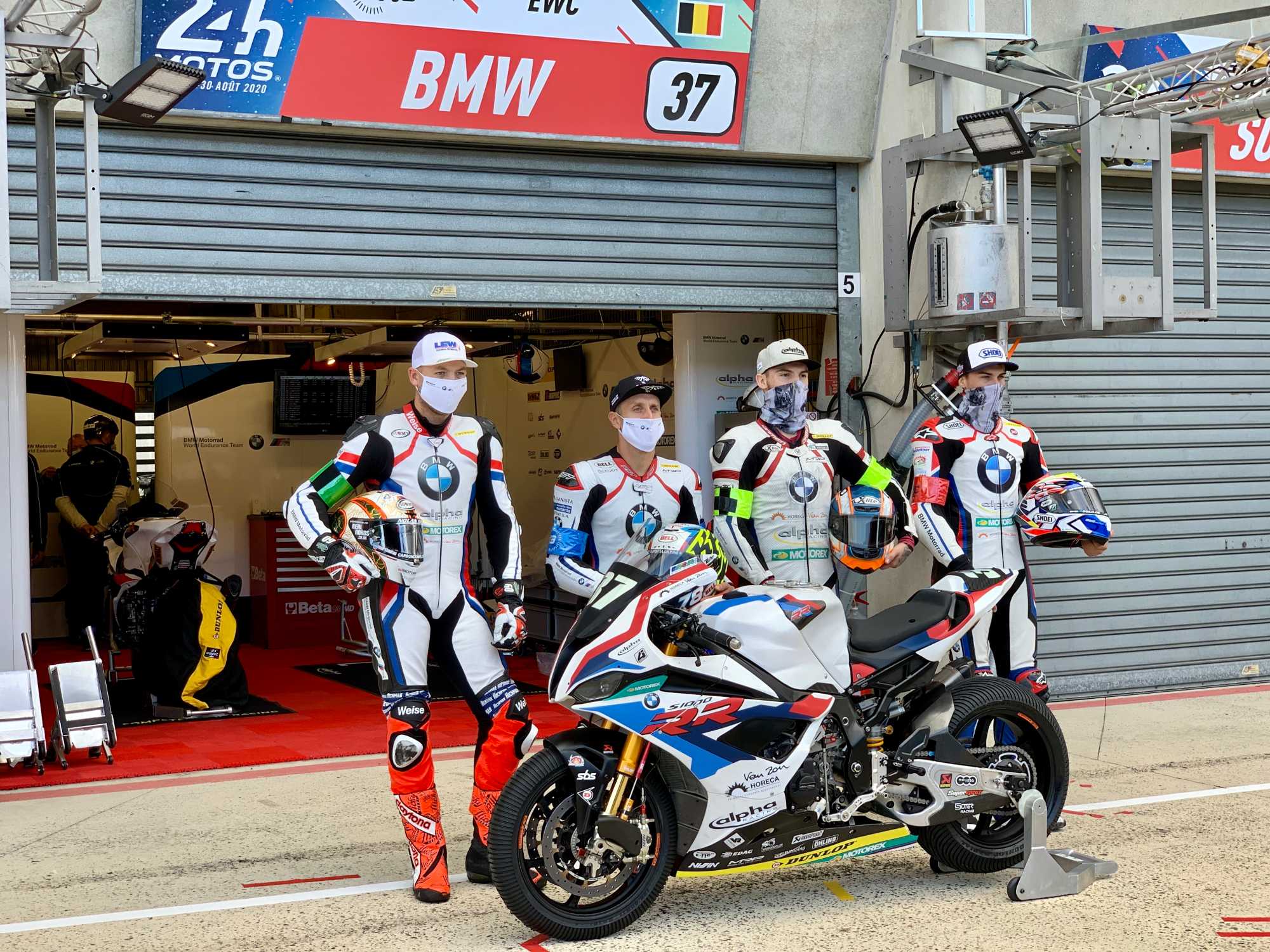Dramatic for BMW Motorrad World Team at the “24 Heures Motos” in Le Mans.