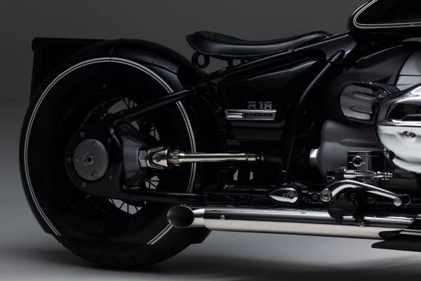 Bmw Motorrad Presents New R 18 Custom Bike