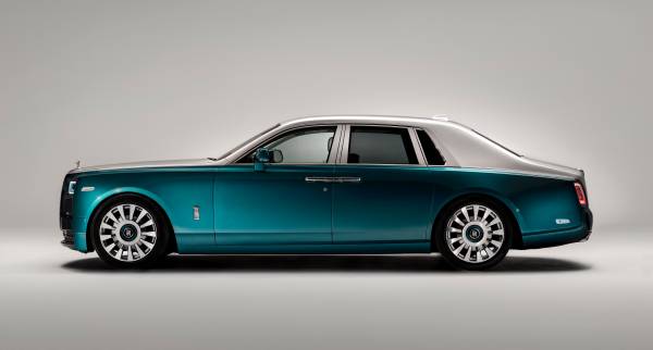 The Rolls-Royce Phantom Personalizes Opulence