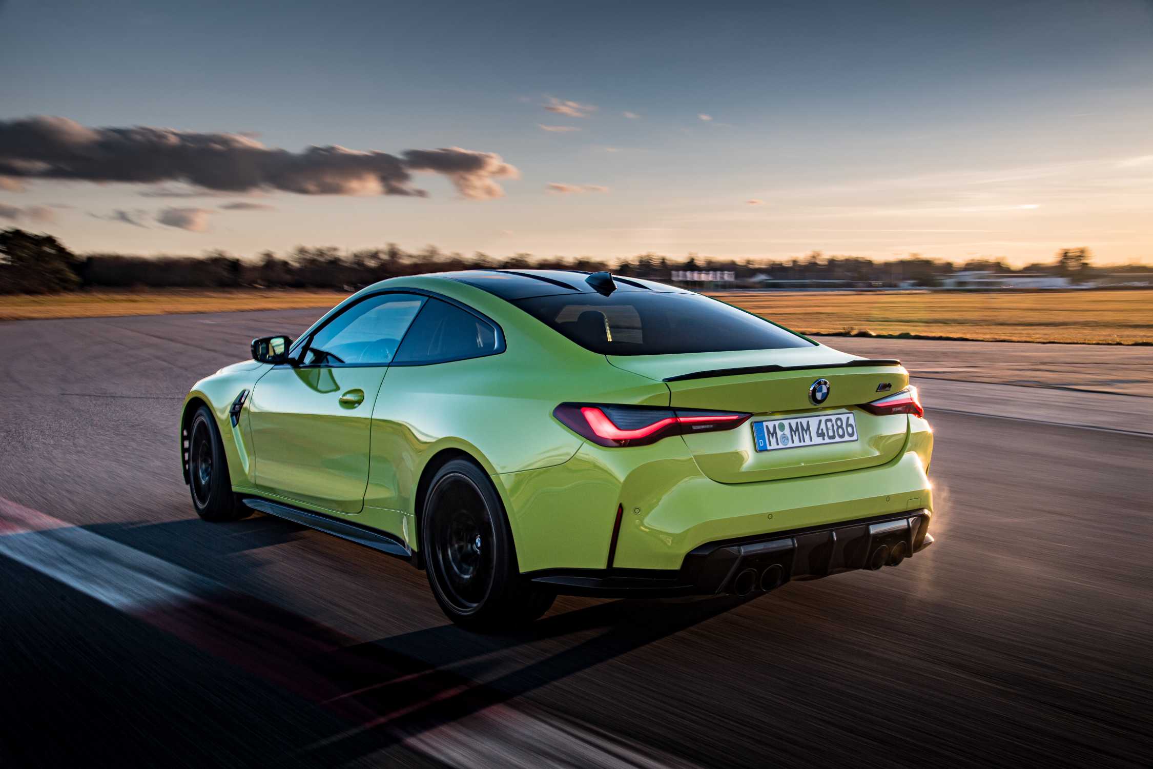 The new BMW M4 Competition Coupé, Sao Paulo Yellow (03/2021).