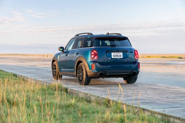 MINI Launches New Accessories For The Cooper S Countryman ALL4