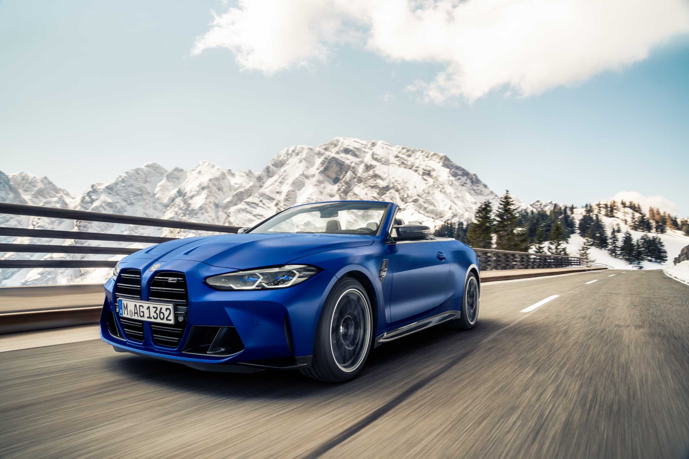 The new BMW M4 Competition Convertible with M xDrive 