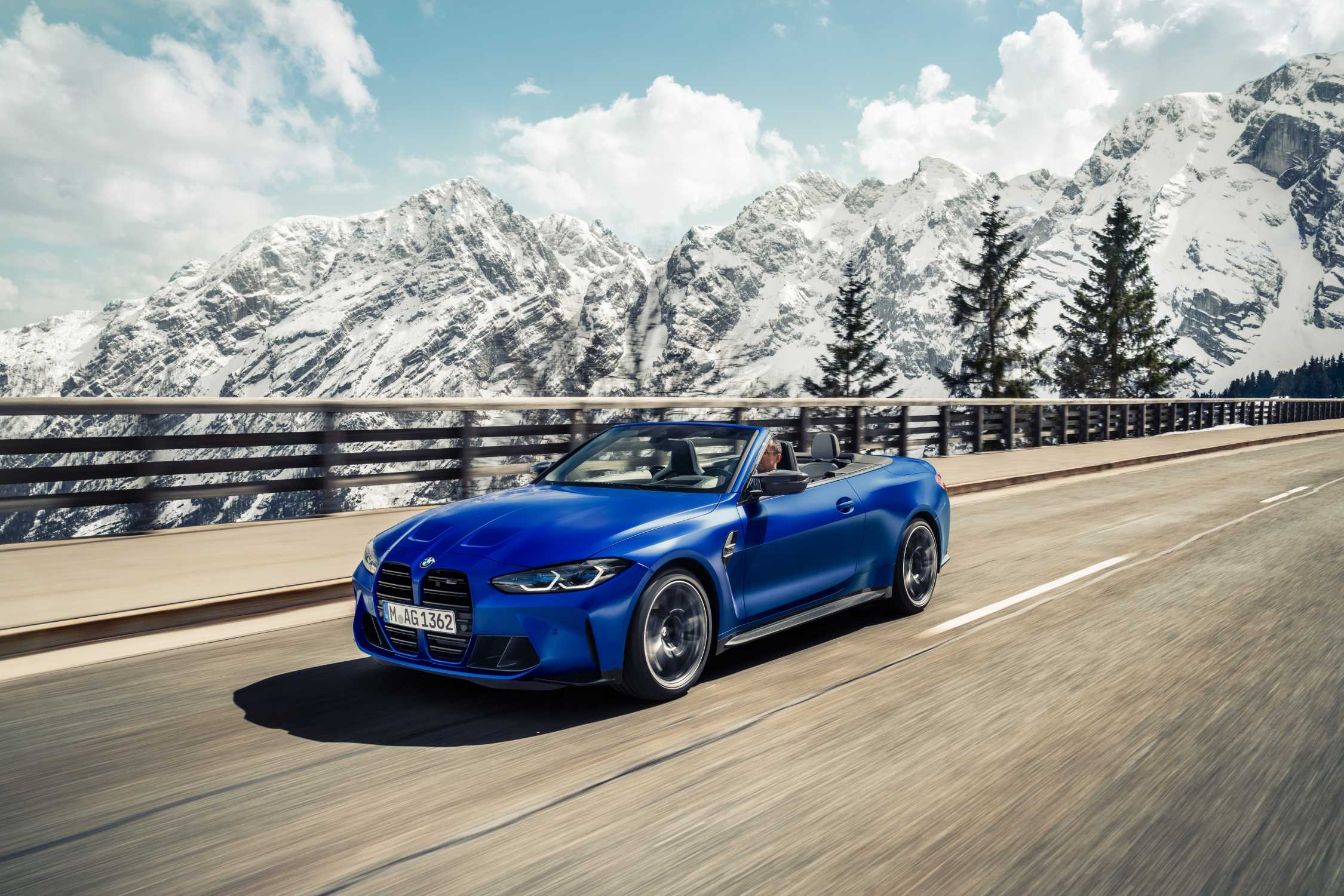 The new BMW M4 Competition Convertible with M xDrive (05/2021).