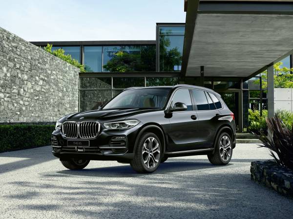 Bmw X5の限定車 Limited Black White を発表