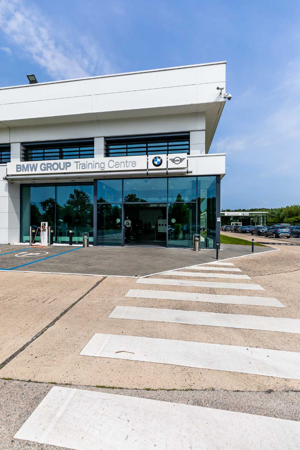 BMW Group Belux offers cars to Belgian technical schools (06/2021)