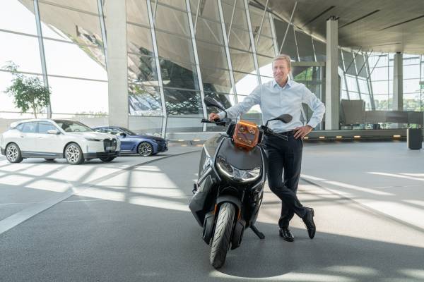 BMW CE 04 Vagabund Moto Concept E-Scooter