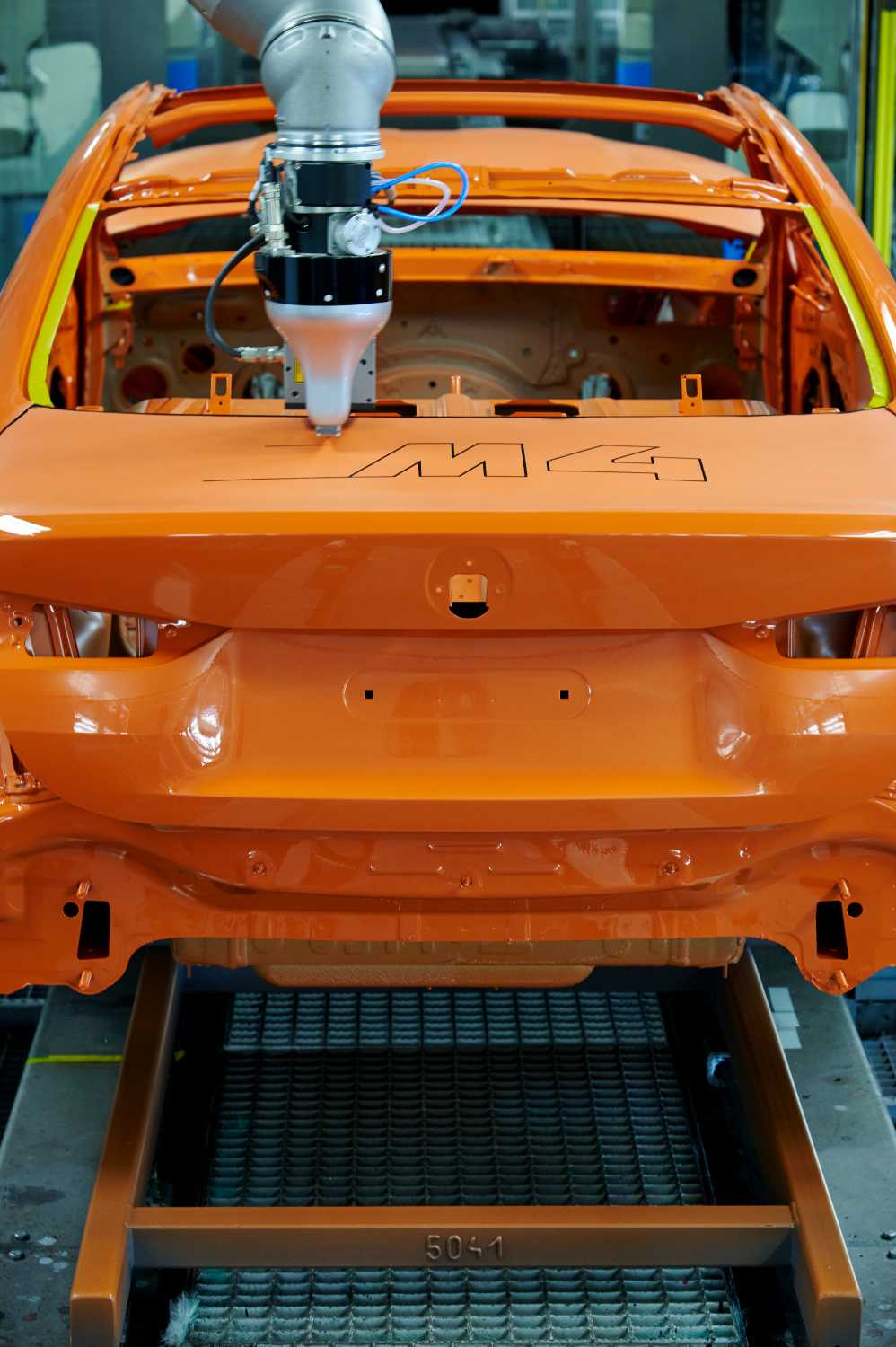 BMW Group Plant Dingolfing pilots new paint process. Oversprayfree