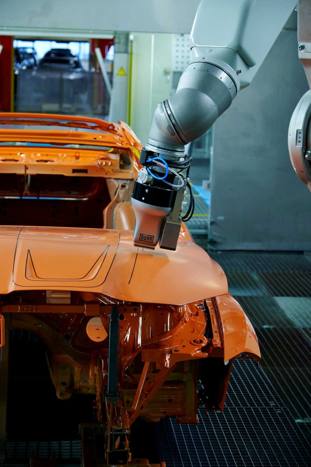 BMW Group Plant Dingolfing pilots new paint process. Oversprayfree