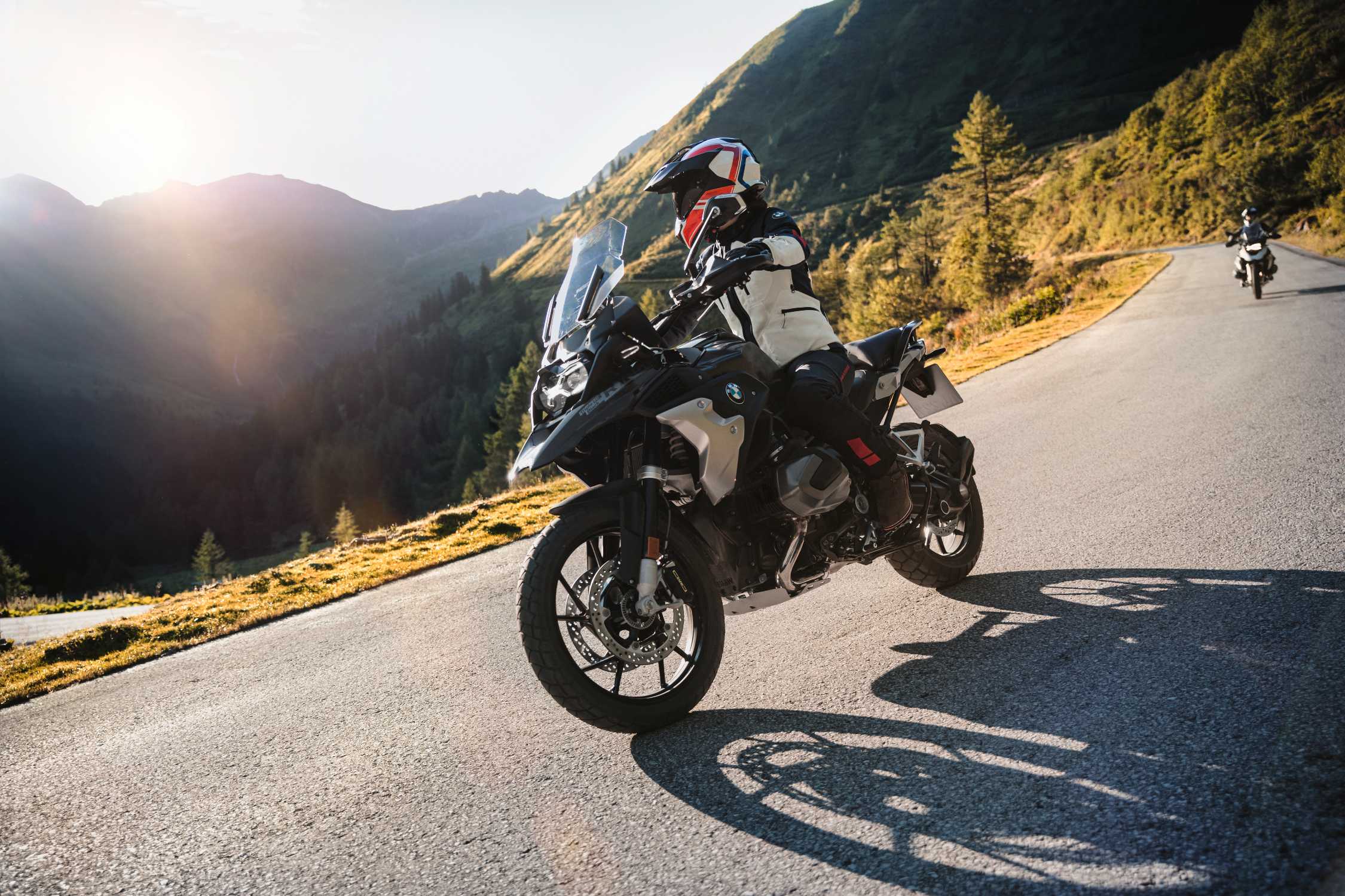 BMW Motorrad Rider Equipment 2022. (12/2021)