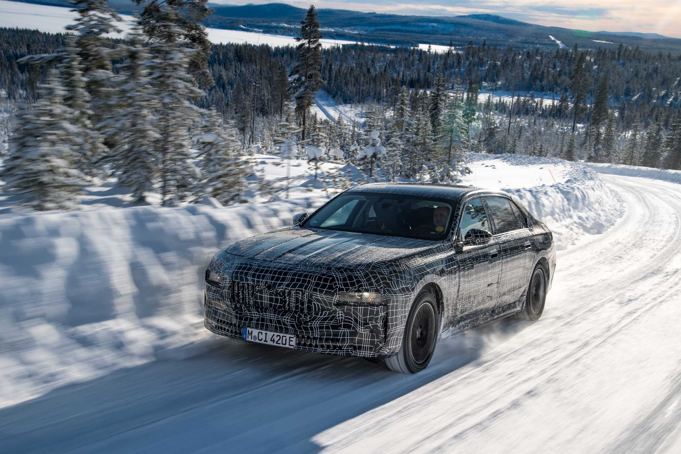 The BMW i7 undergoes driving dynamics testing at the polar circle (12/ ...
