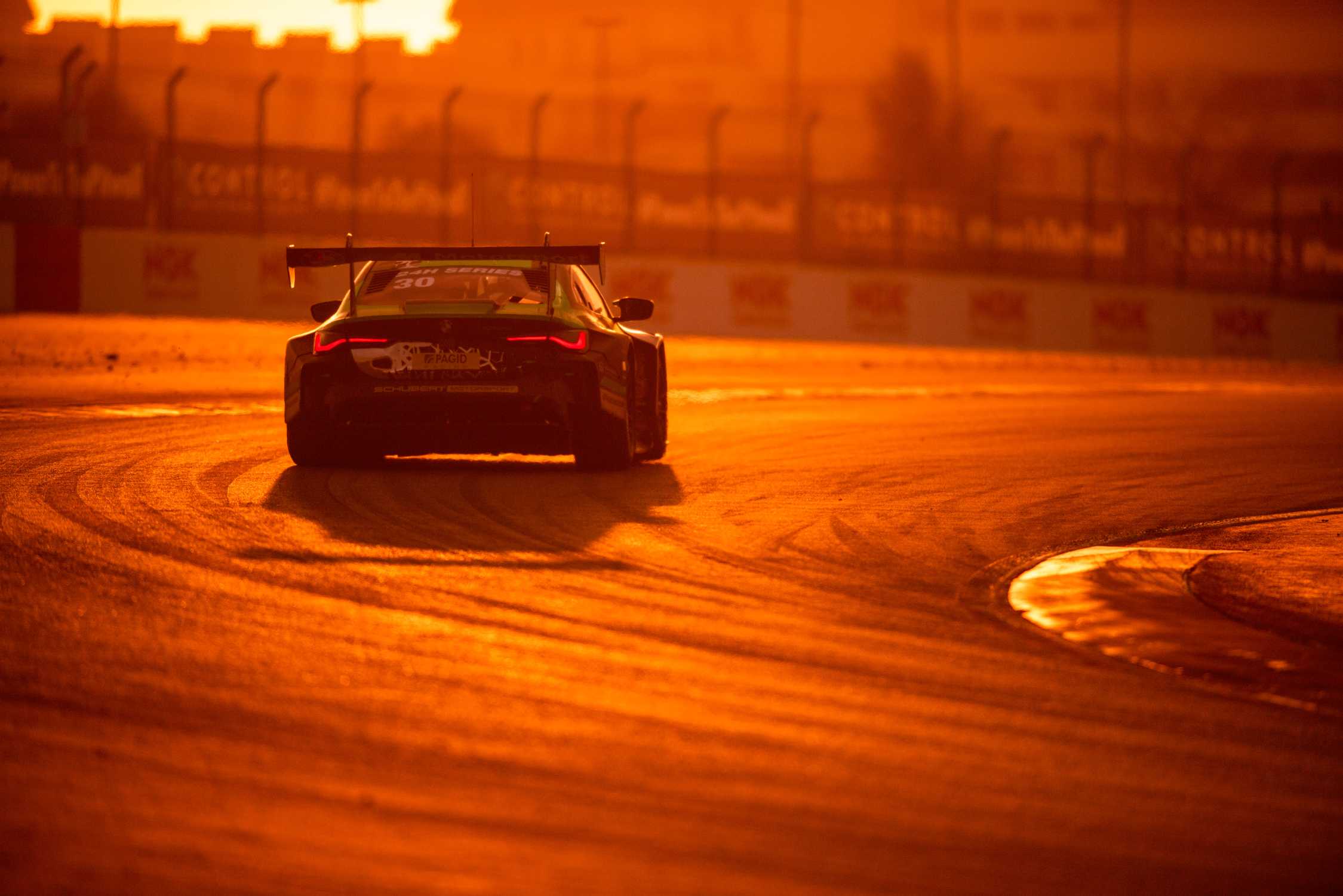 dubai-uae-11th-to-15th-january-2022-bmw-m-motorsport-24h-series