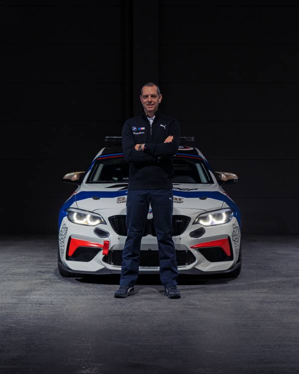  De coche de carreras a coche de seguridad BMW M presenta el nuevo BMW M2 CS Racing MotoGP™ Safety Car.