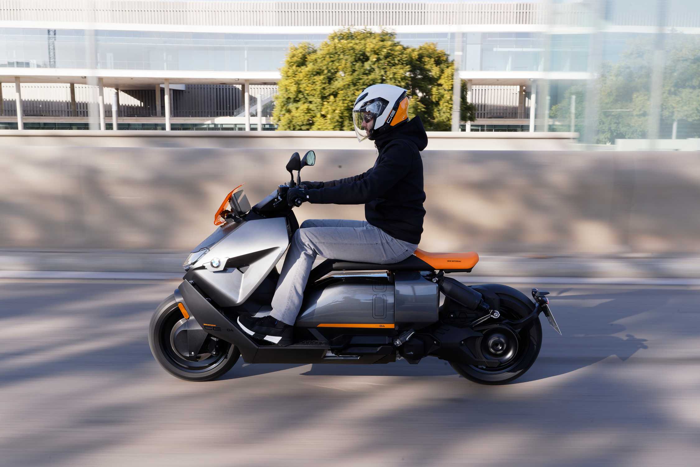 BMW CE 04 riding shots. (01/2022)