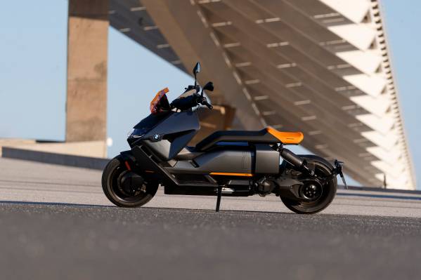 BMW CE 04 Vagabund Moto Concept E-Scooter