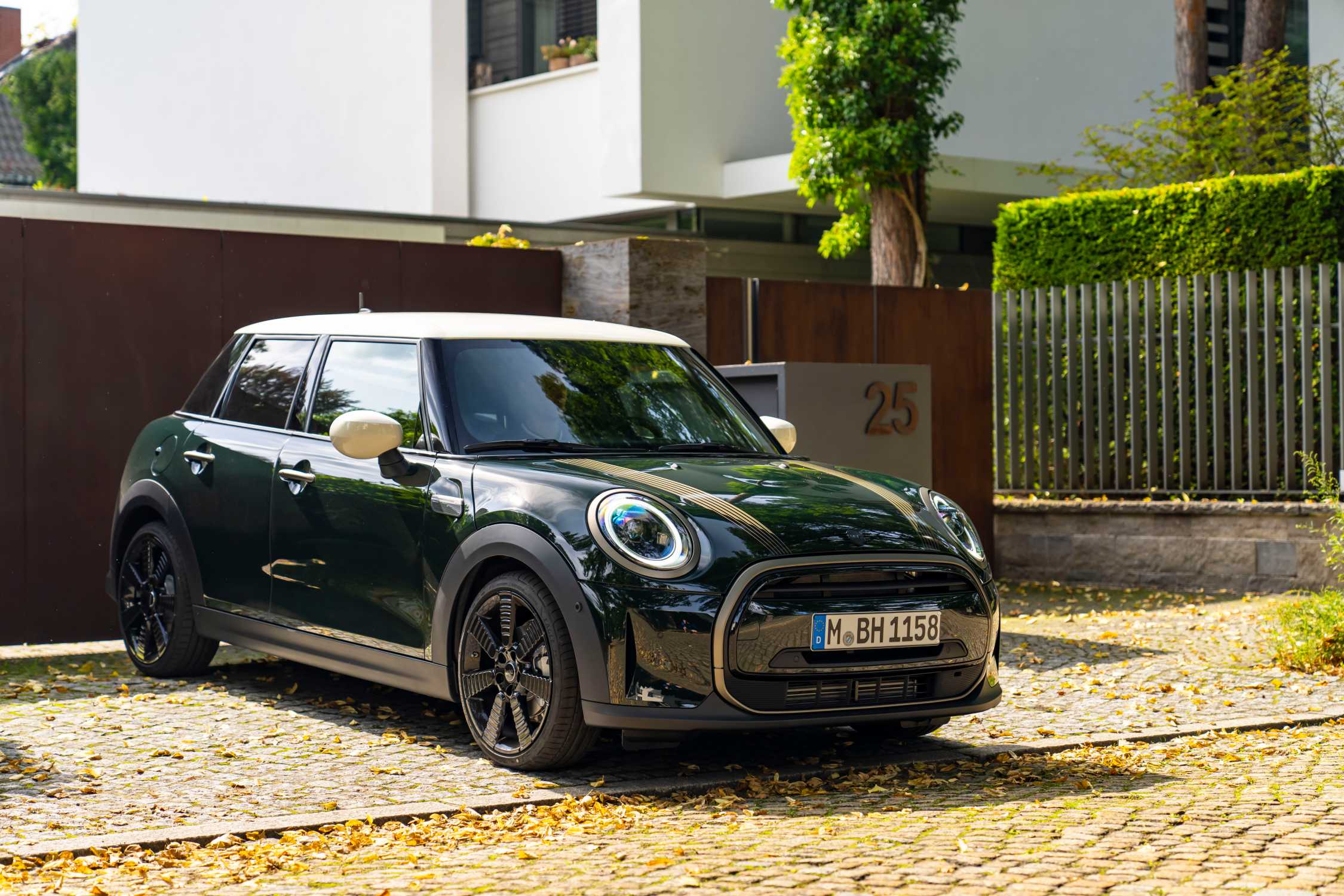 MINI Cooper 5-Türer Resolute Edition (05/2022).