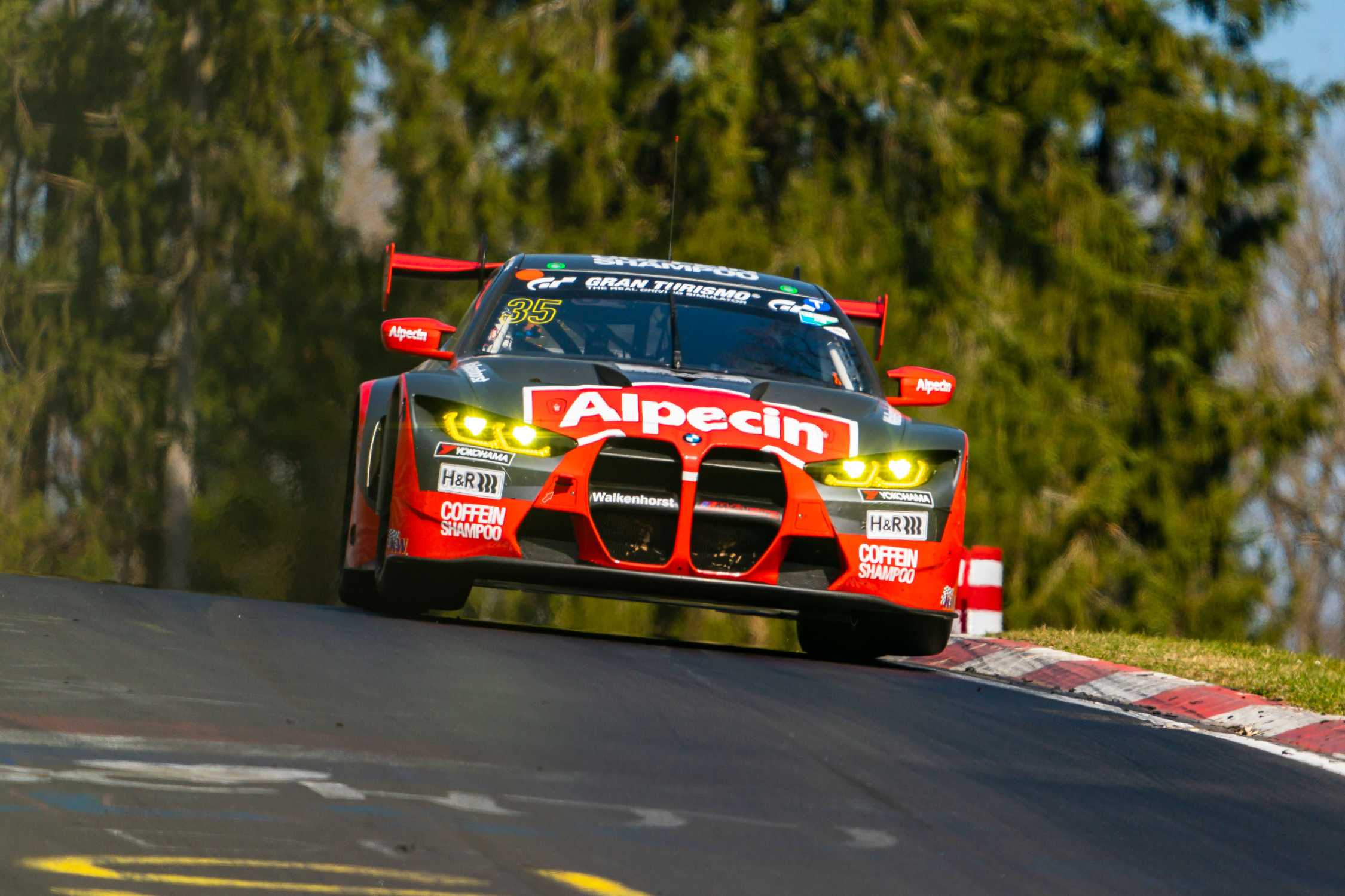 [Bild: P90456200-nuerburgring-ger-25-26-march-2...2250px.jpg]