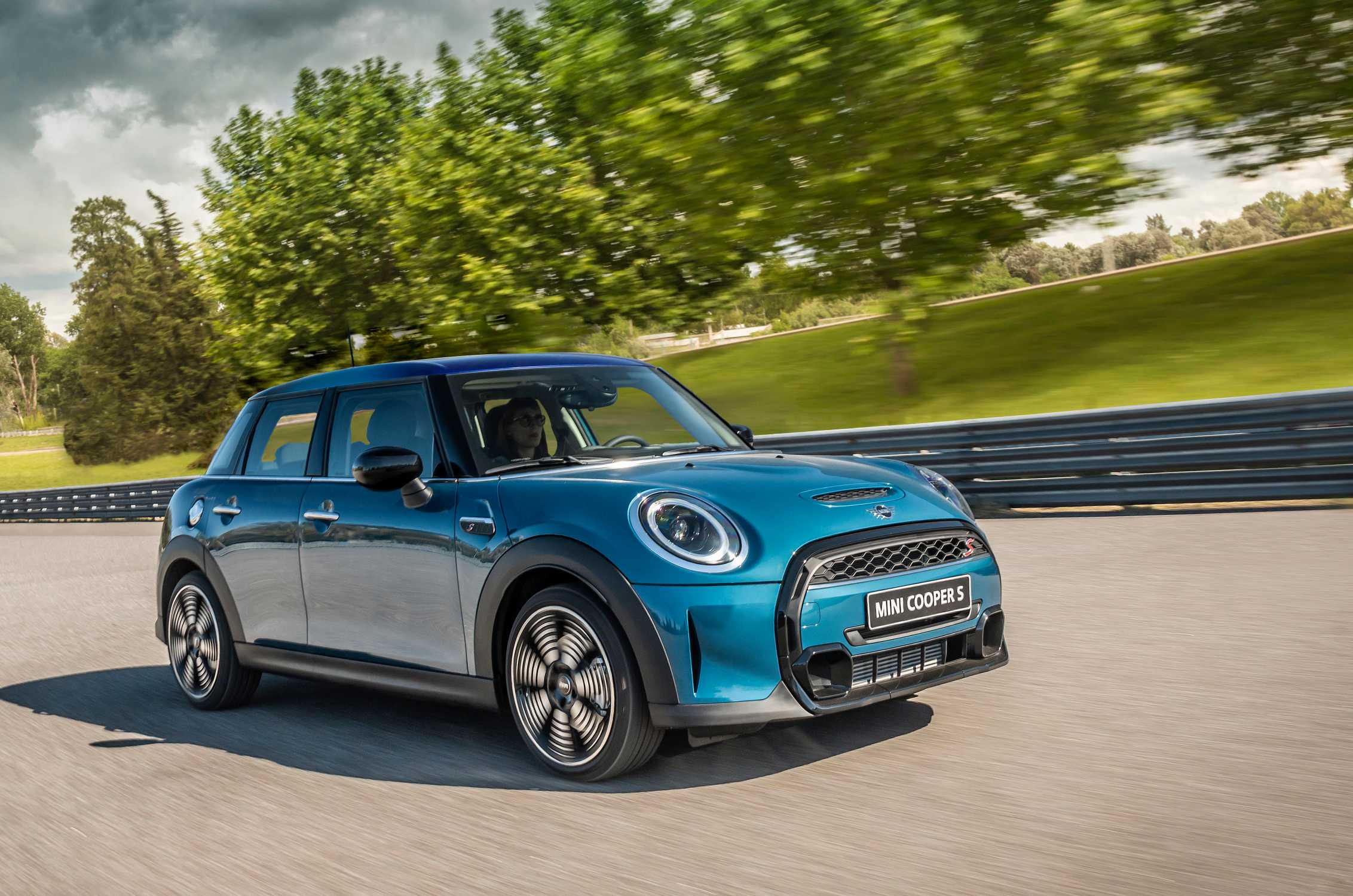 El nuevo MINI Cooper y Cooper S ya está disponible en argentina