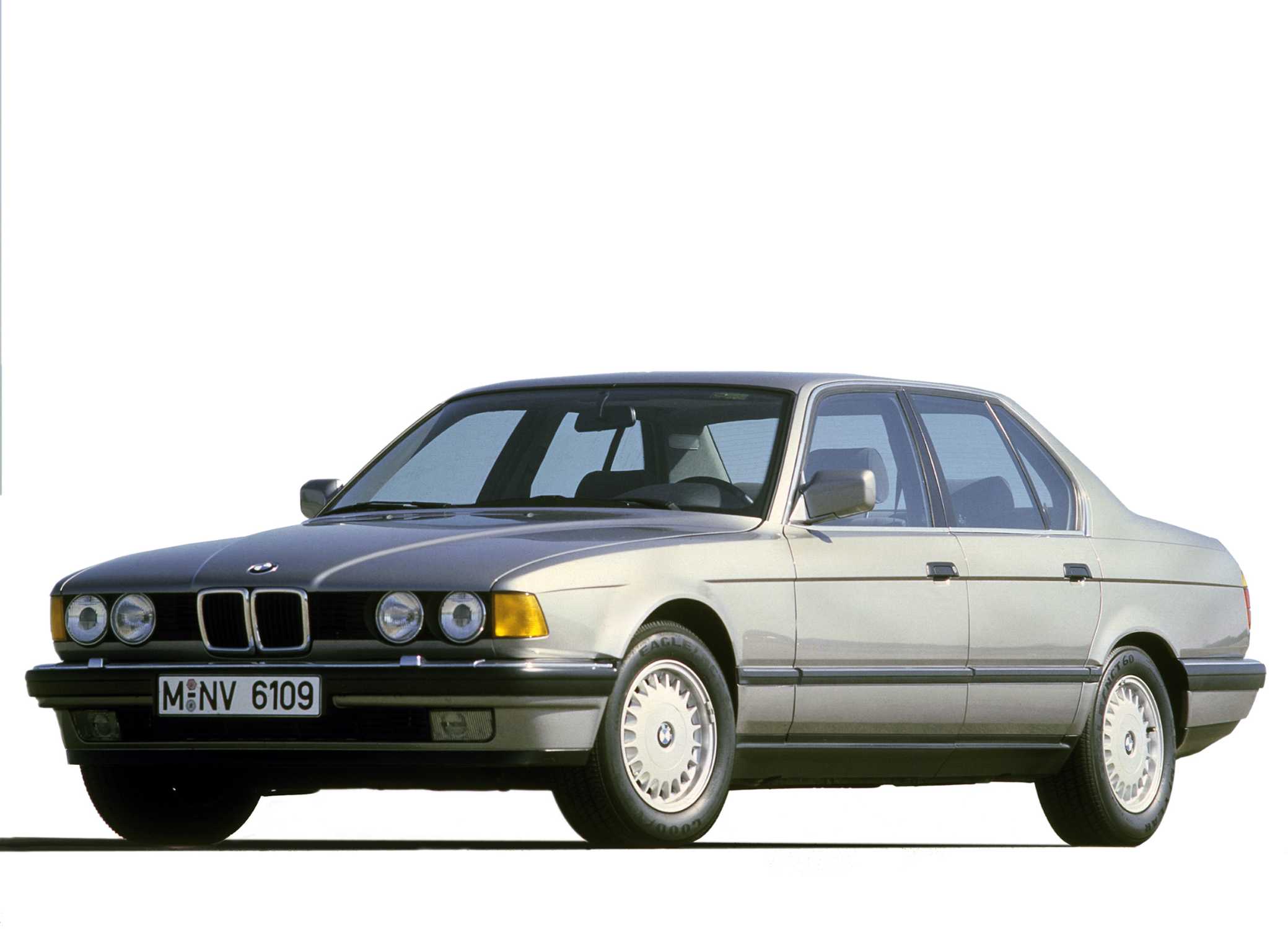 The new BMW 7 Series - Previous Generations (04/2022).