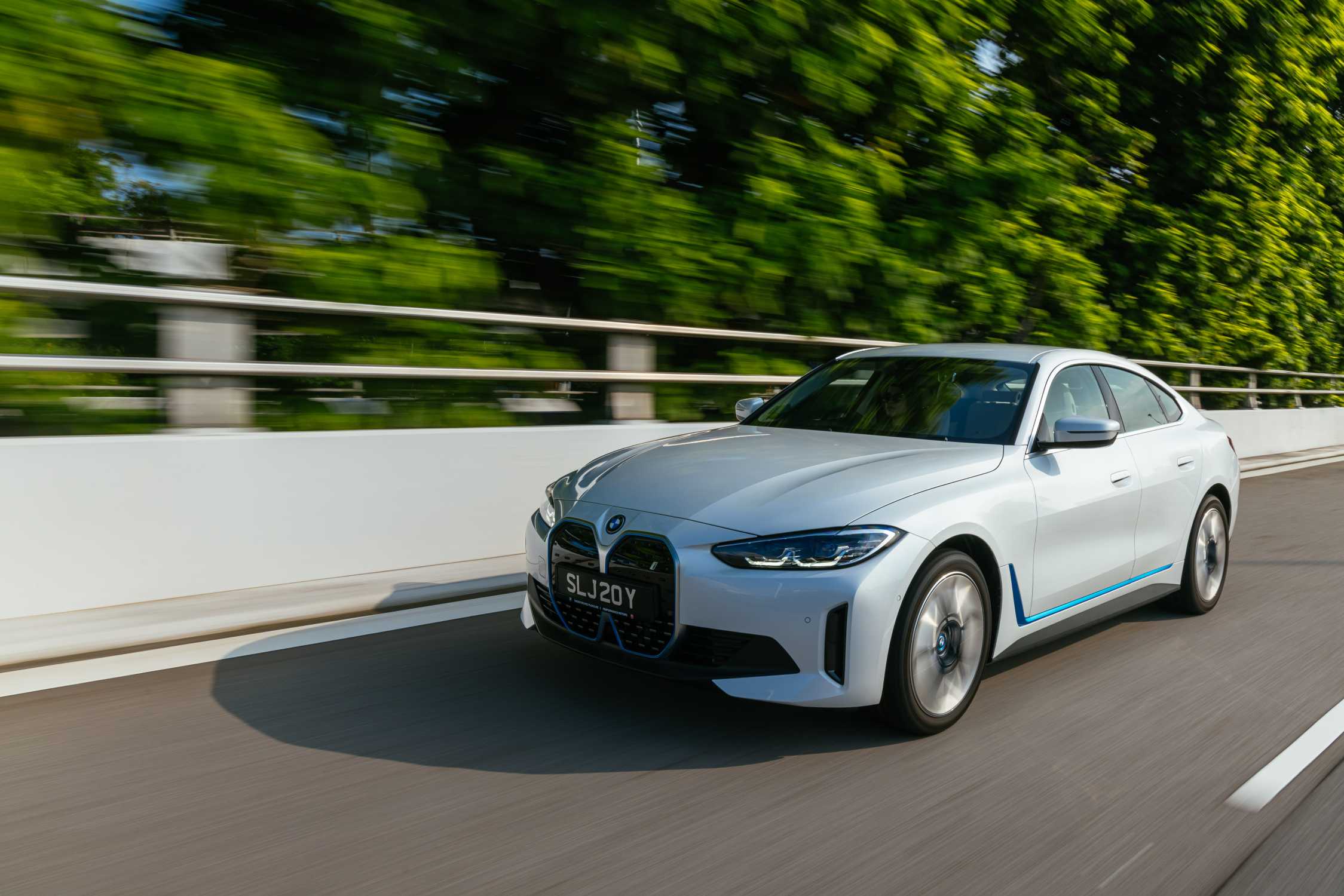 The BMW Store: Electric Meets Luxury in New E-Vehicles - Issuu