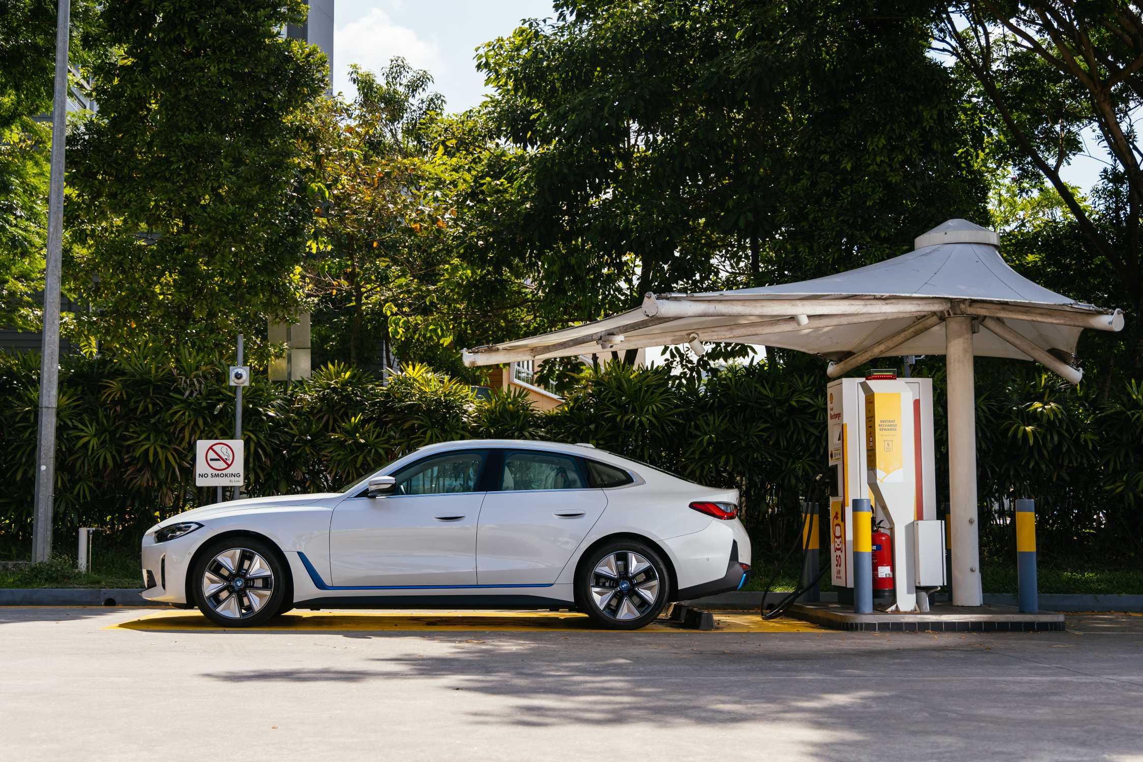 The first-ever BMW i4 in Singapore (04/2022)