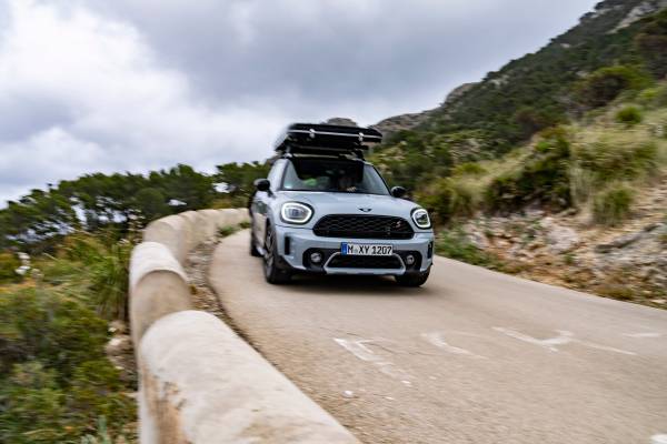 Ready for new adventures: Individual accessories for the MINI Cooper S  Countryman ALL4 in the Untamed Edition.