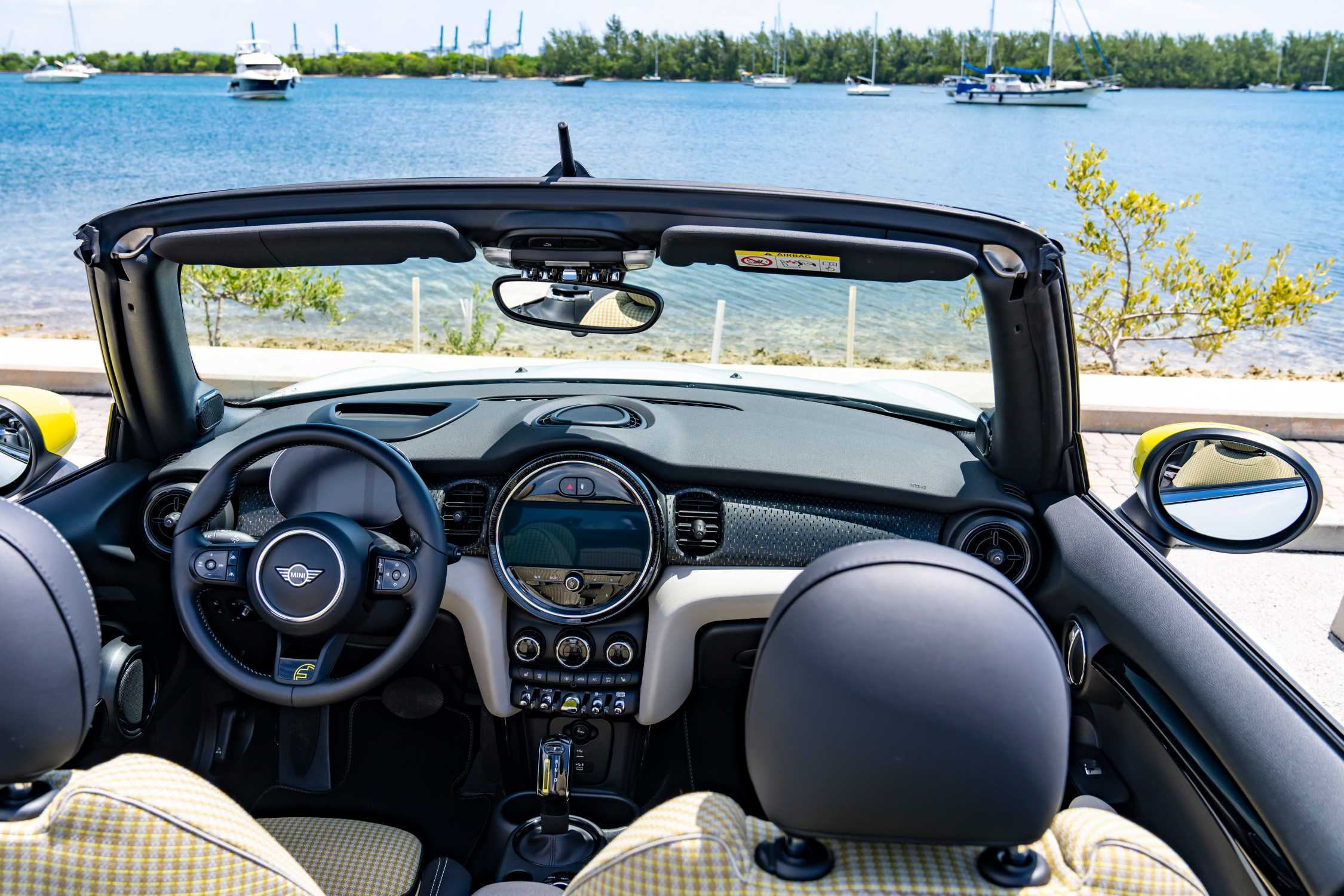 MINI Cooper SE Cabrio One-Off (07/2022).