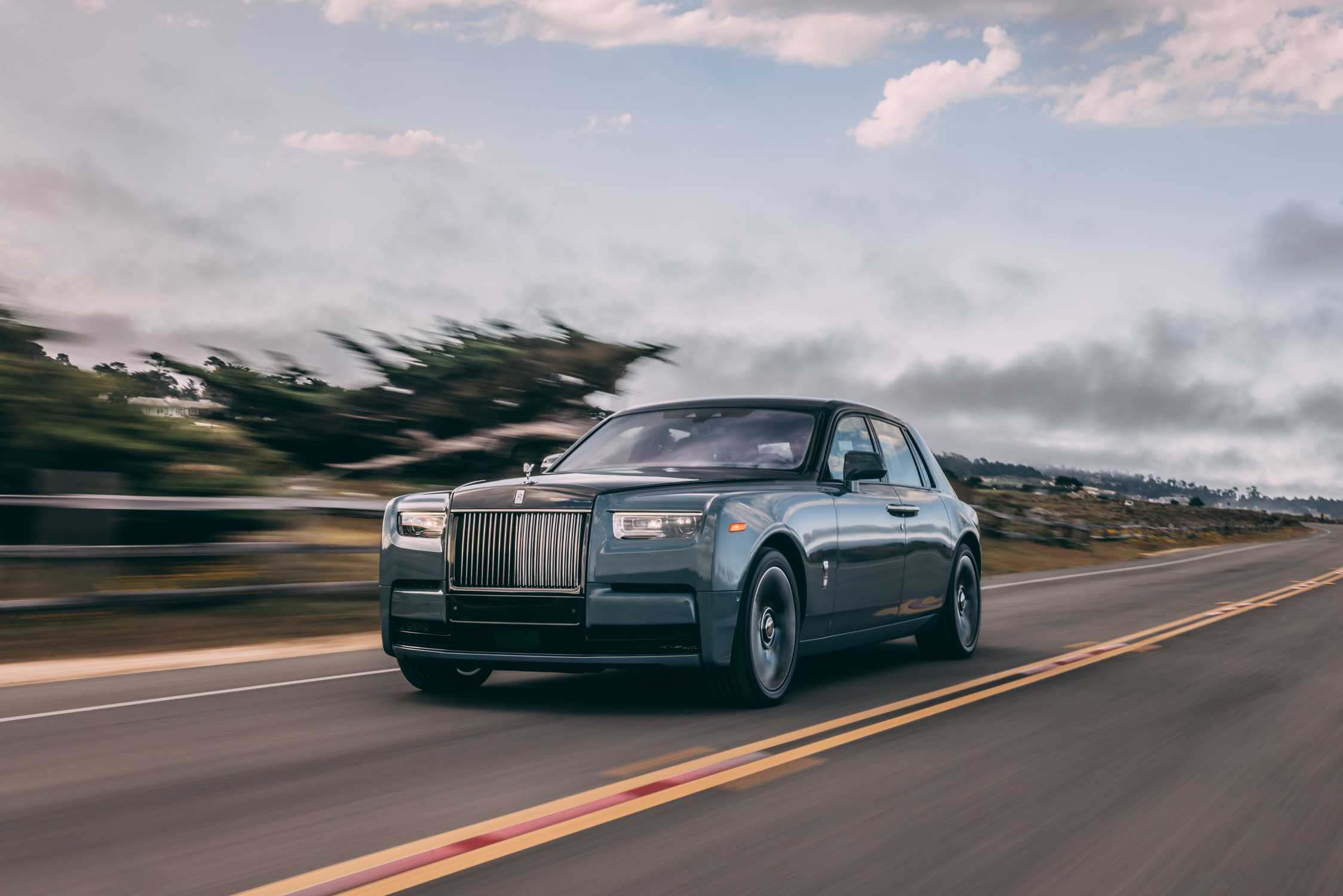 Фантом новый год. Rolls Royce Phantom 2023. Роллс Ройс Фантом 2022. Роллс Ройс Куллинан 2022. Роллс Ройс Райт 2022.