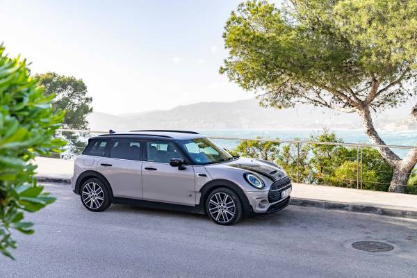 Exceptional talent with style - The MINI Cooper S Clubman in the Untold  Edition.