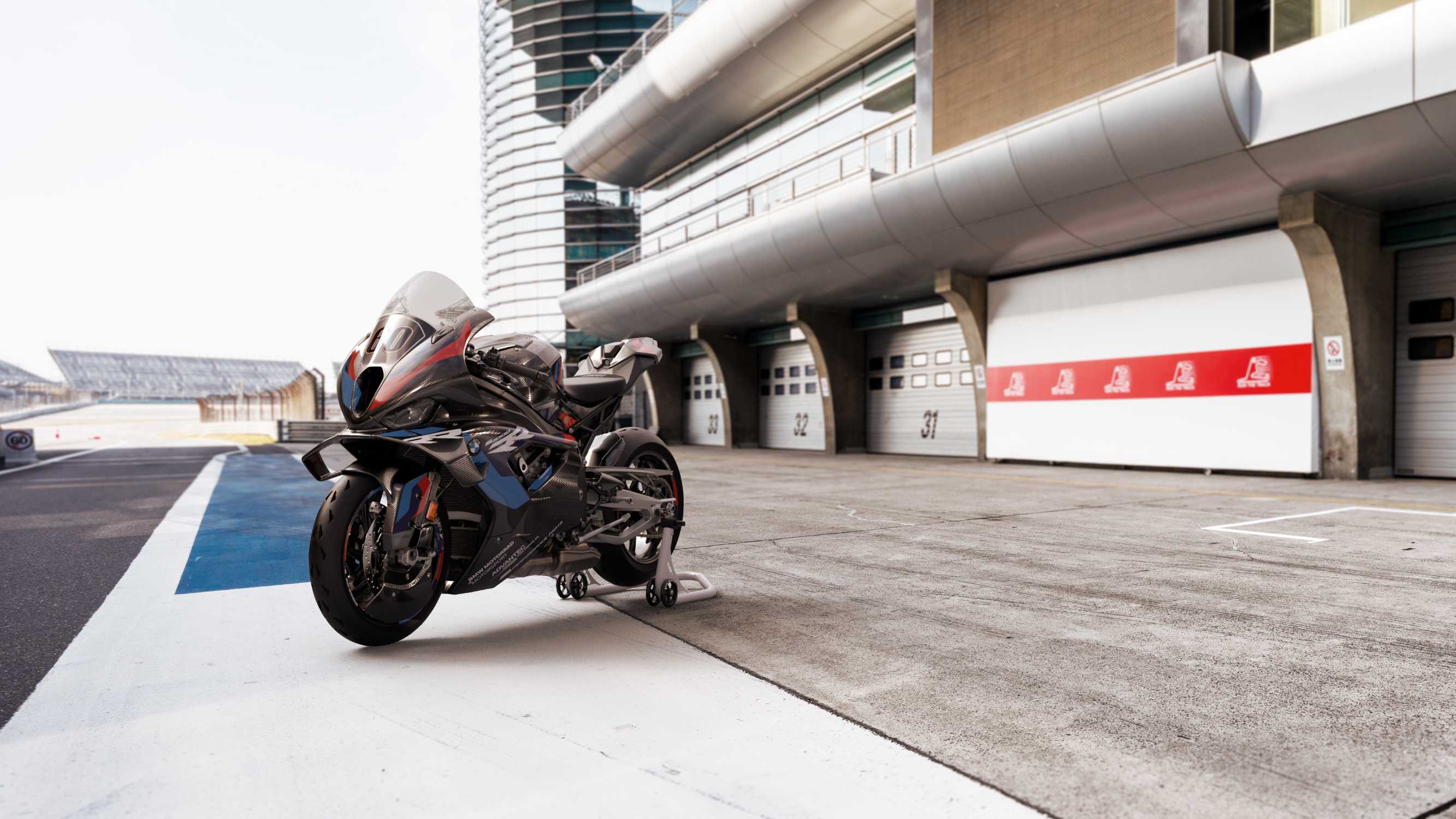 The new BMW M 1000 RR (10/2022)