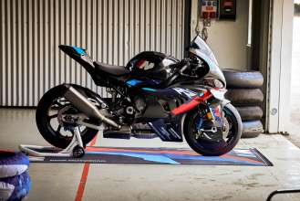 The new BMW M 1000 RR (10/2022)