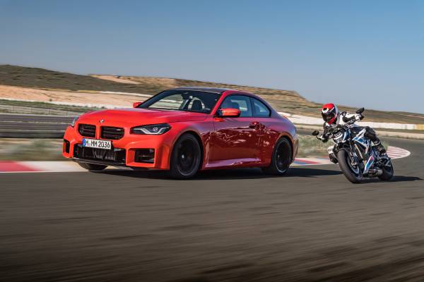 BMW Unveils Updated 2023 M 1000 RR - Roadracing World Magazine