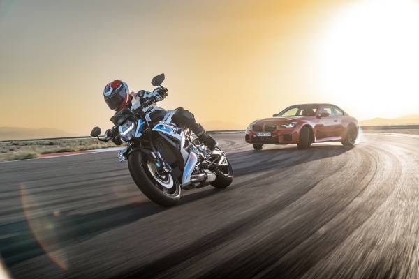BMW Motorrad y LEGO se unen para lanzar la nueva M 1000 RP