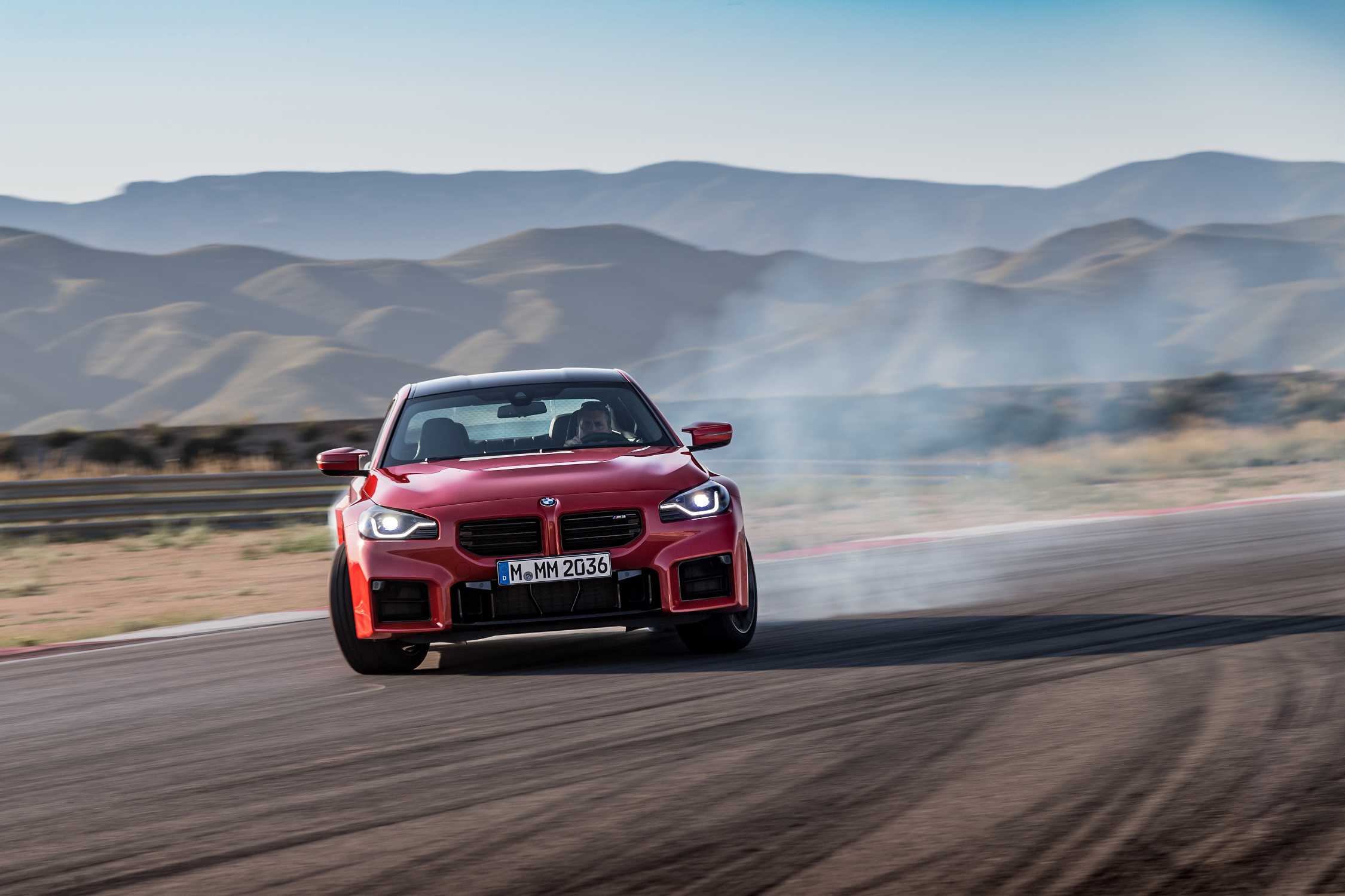 The all-new BMW M2 - Racetrack (10/2022).