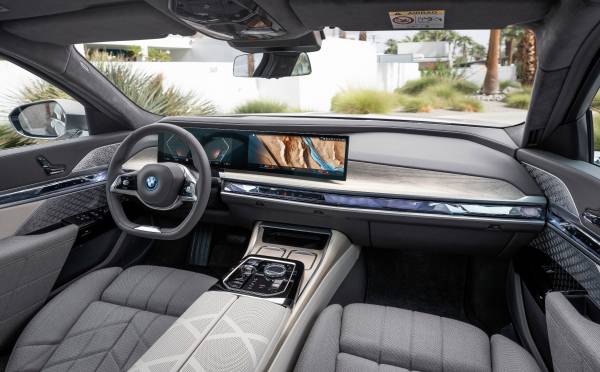 With its multiplayer option, the BMW i7 raises the bar for