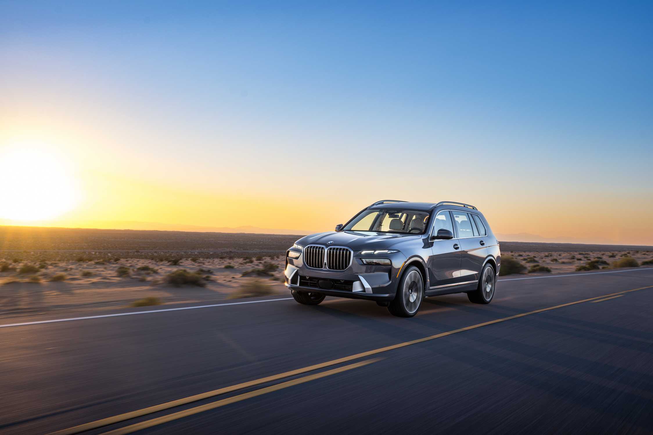 2023 BMW X7 M Sport (US) - Wallpapers and HD Images