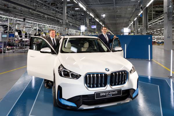 Start of BMW iX1* production in Regensburg ups the pace: By 2024, one in  three BMWs from Bavarian plants will be electric