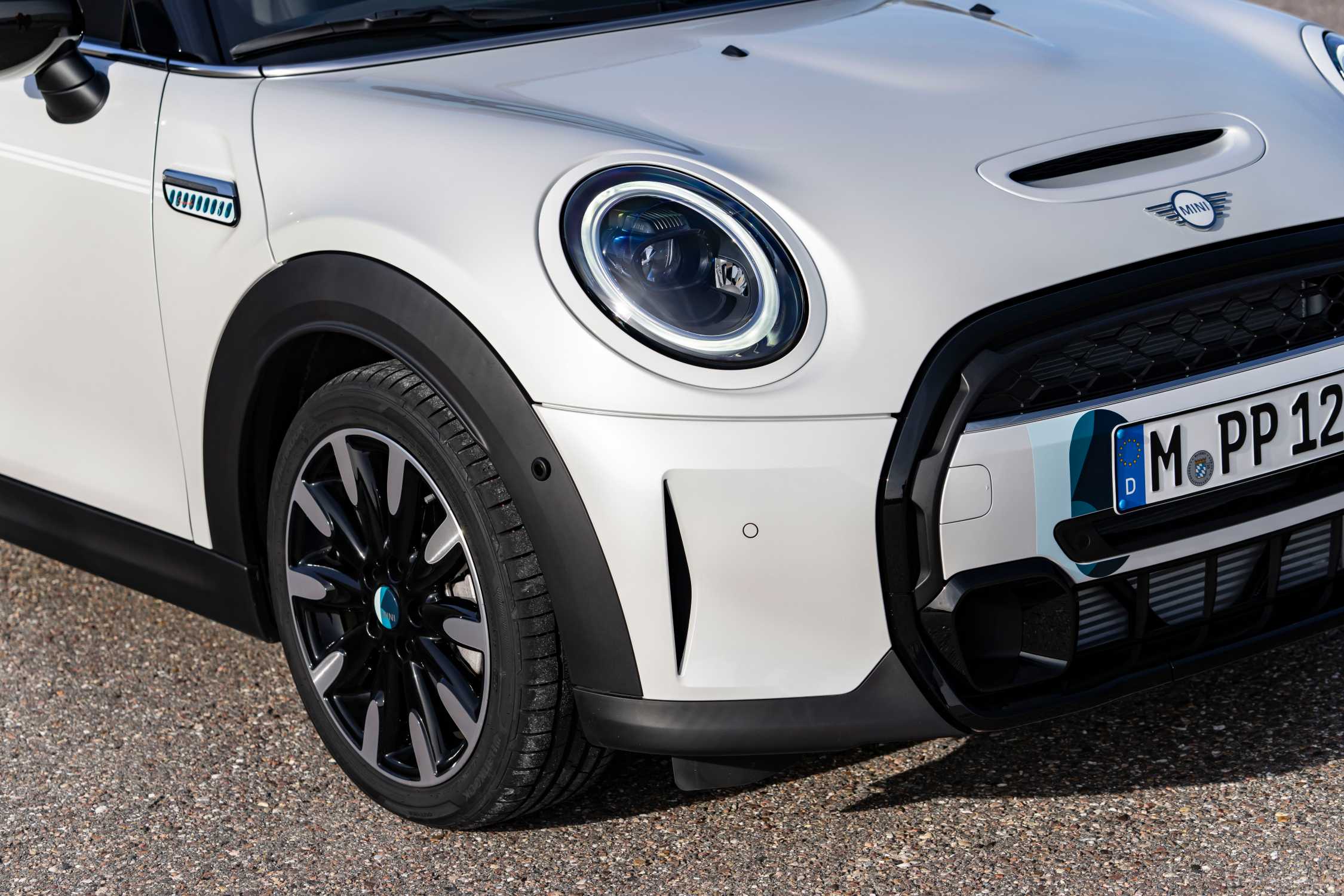 MINI Cooper S Convertible Seaside Edition (12/2022).