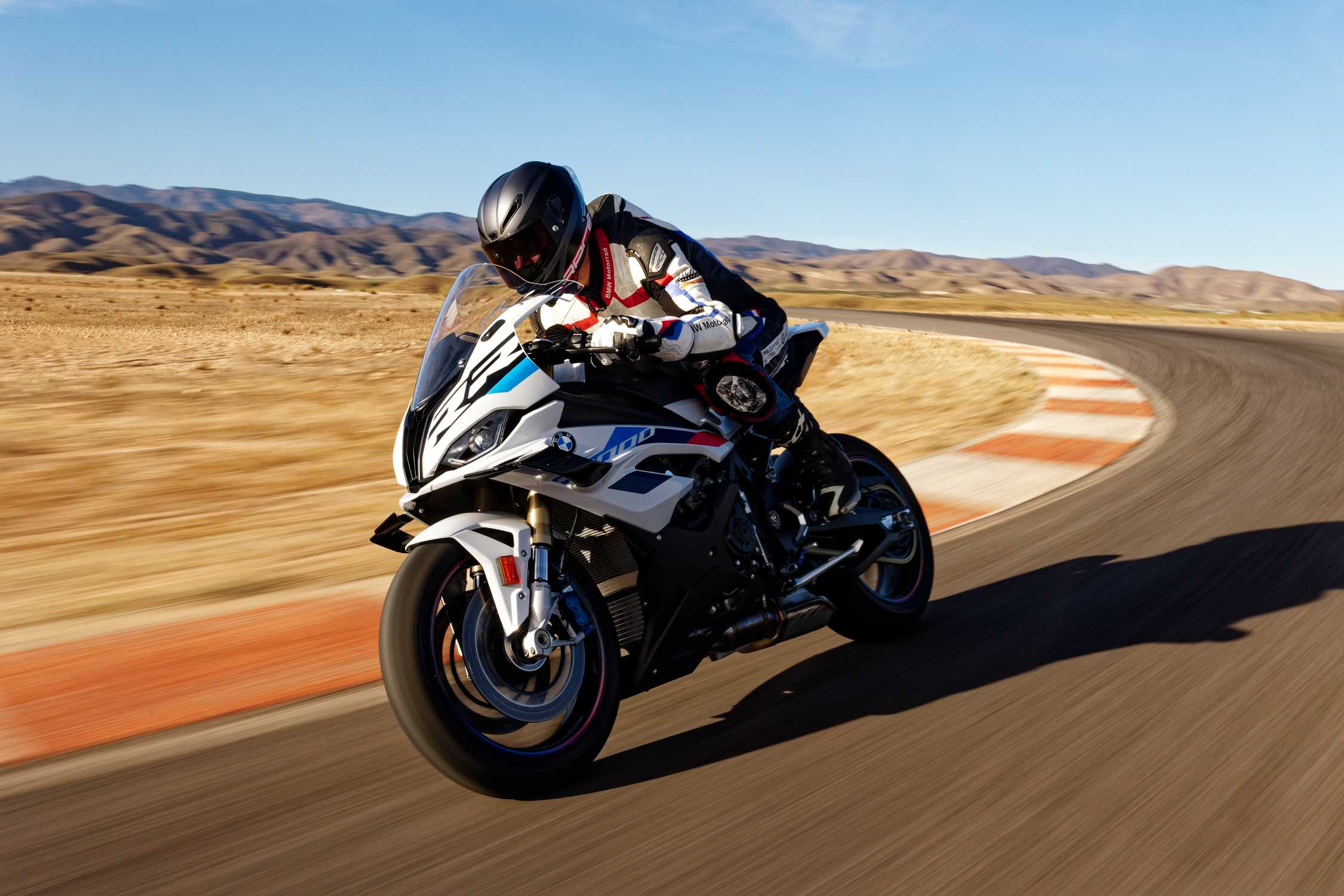 The new BMW S 1000 RR (12/2022)