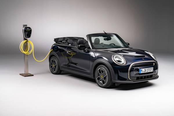 Zero-emission open-air driving fun: The first all-electric MINI