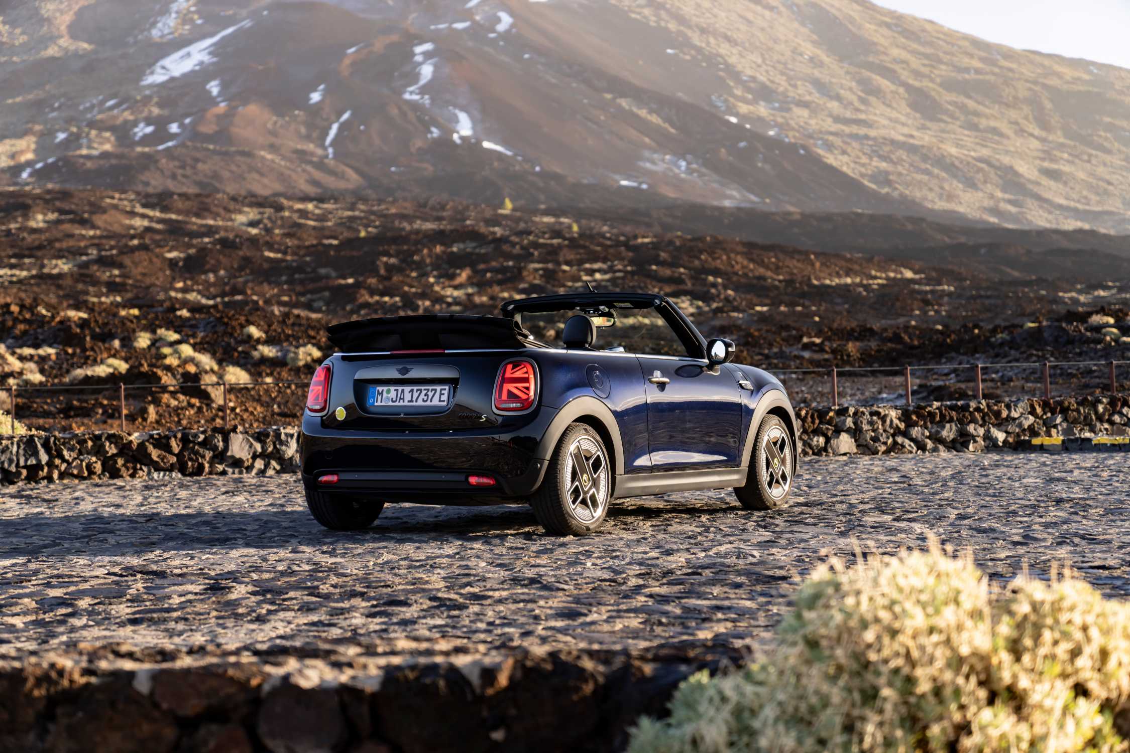 MINI Cooper SE Convertible (02/2023).