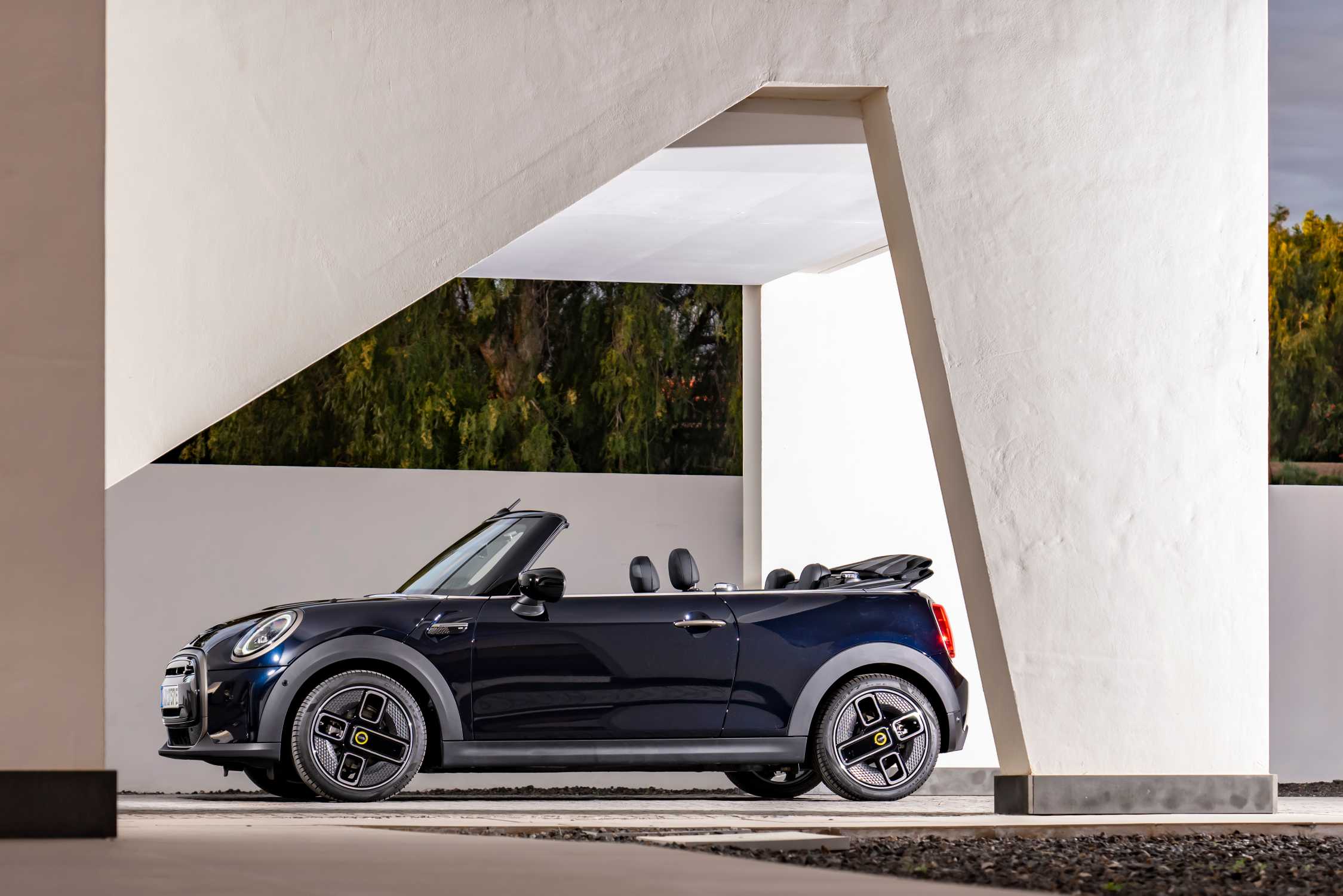 Mini Cooper Se Convertible (02 2023).