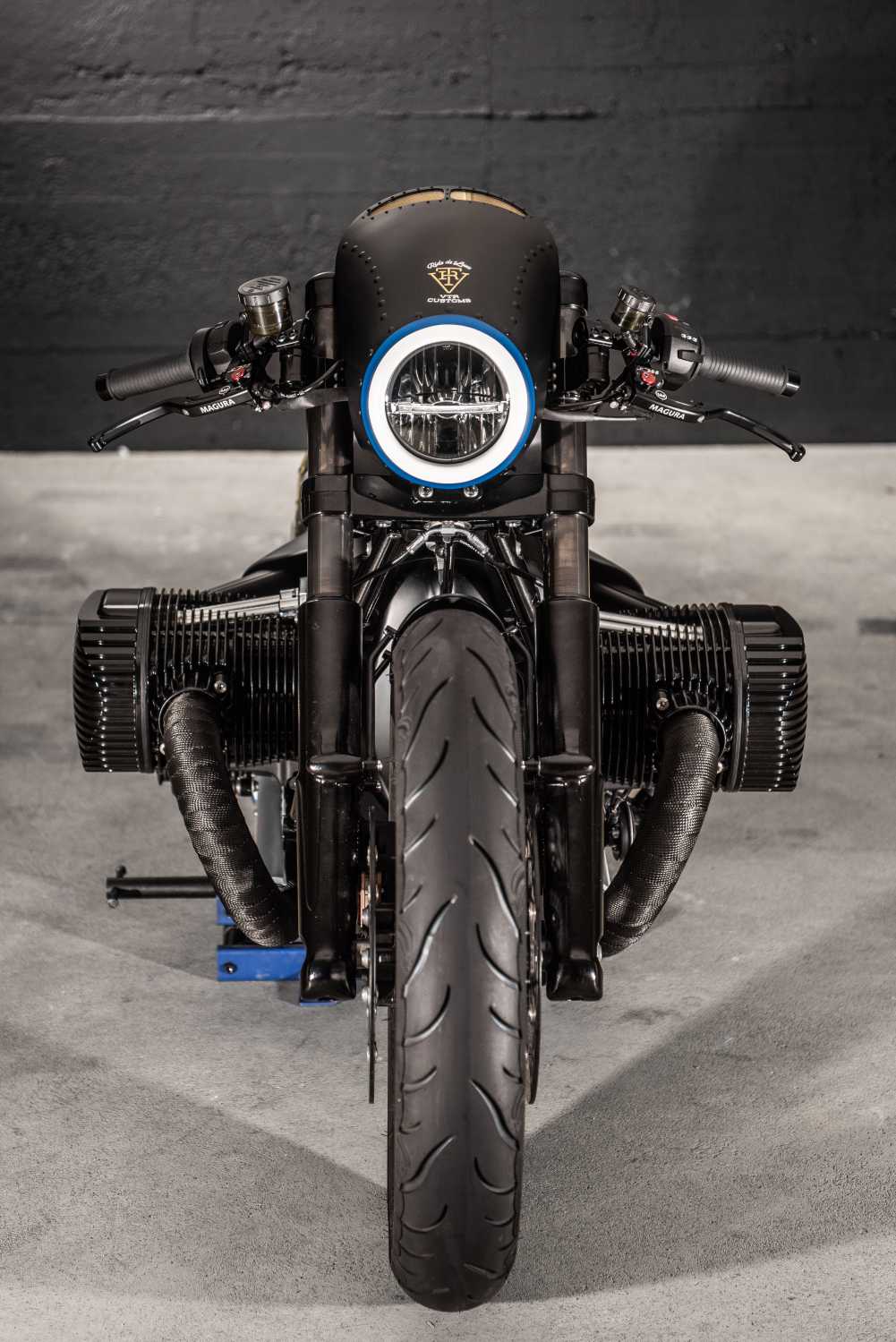 BMW Motorrad Presents The R 18 IRON ANNIE. (02/2023)